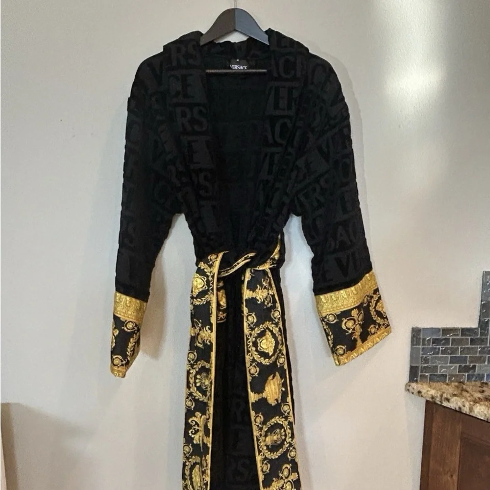 Versace elegant black